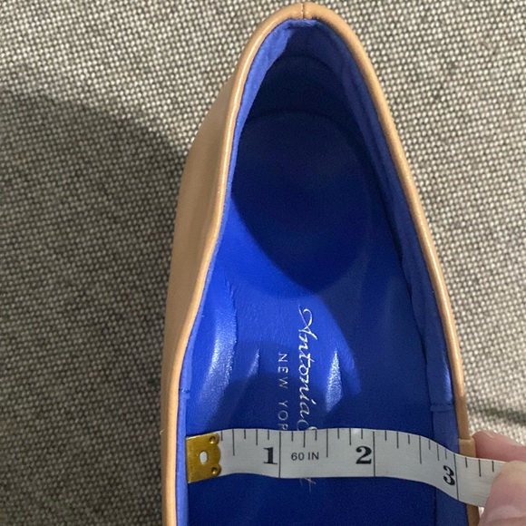 Classic Nude Leather High Heels, size 6.5B, NIB. - Picture 12 of 16